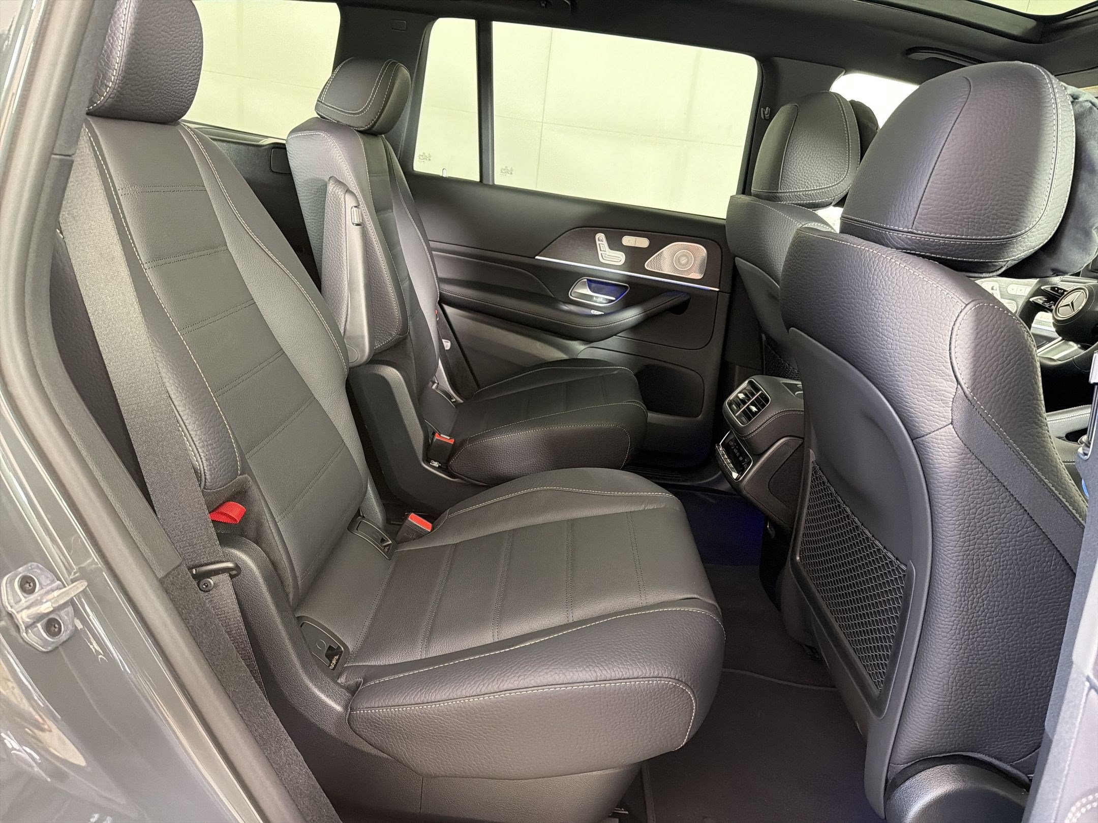 New 2026 Mercedes-Benz GLS 450 4MATIC image 30