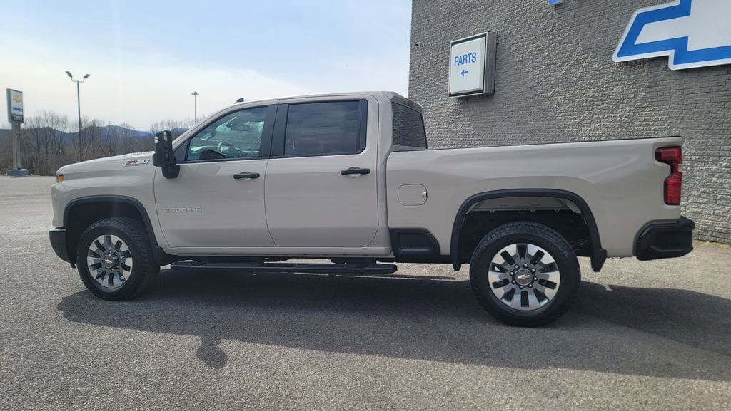 New 2026 Chevrolet Silverado 2500 Custom w/ Custom Value Package AWD/4WD image 5