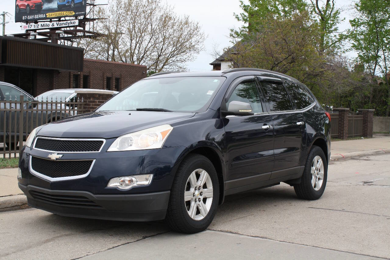 Used 2011 Chevrolet Traverse LT w/ Personal Connectivity Package AWD/4WD image 2