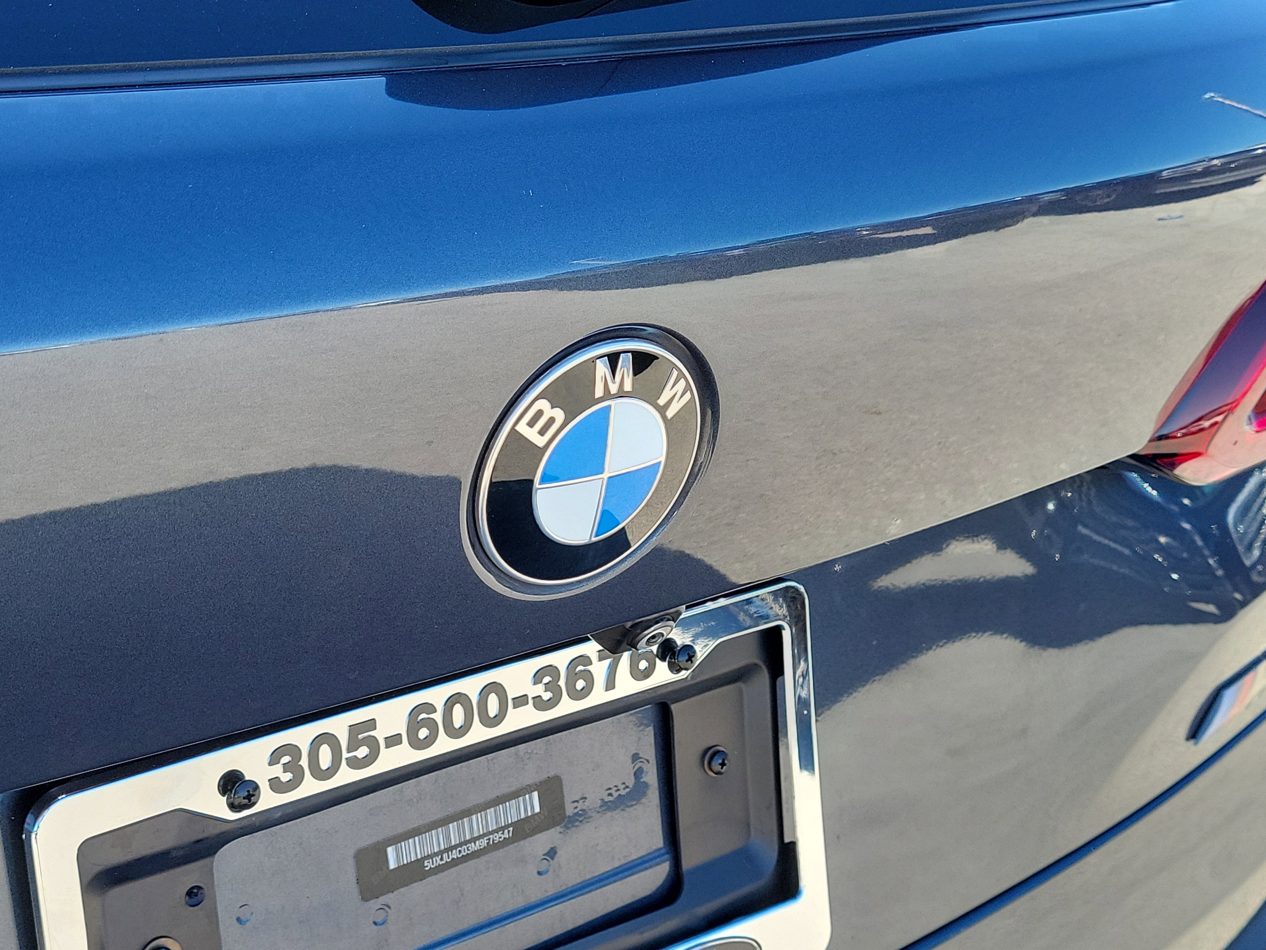 Used 2021 BMW X5 M50i w/ Executive Package image 32