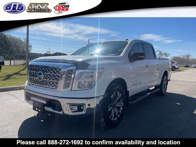 Used 2019 Nissan Titan SV w/ SV Convenience Package image 3
