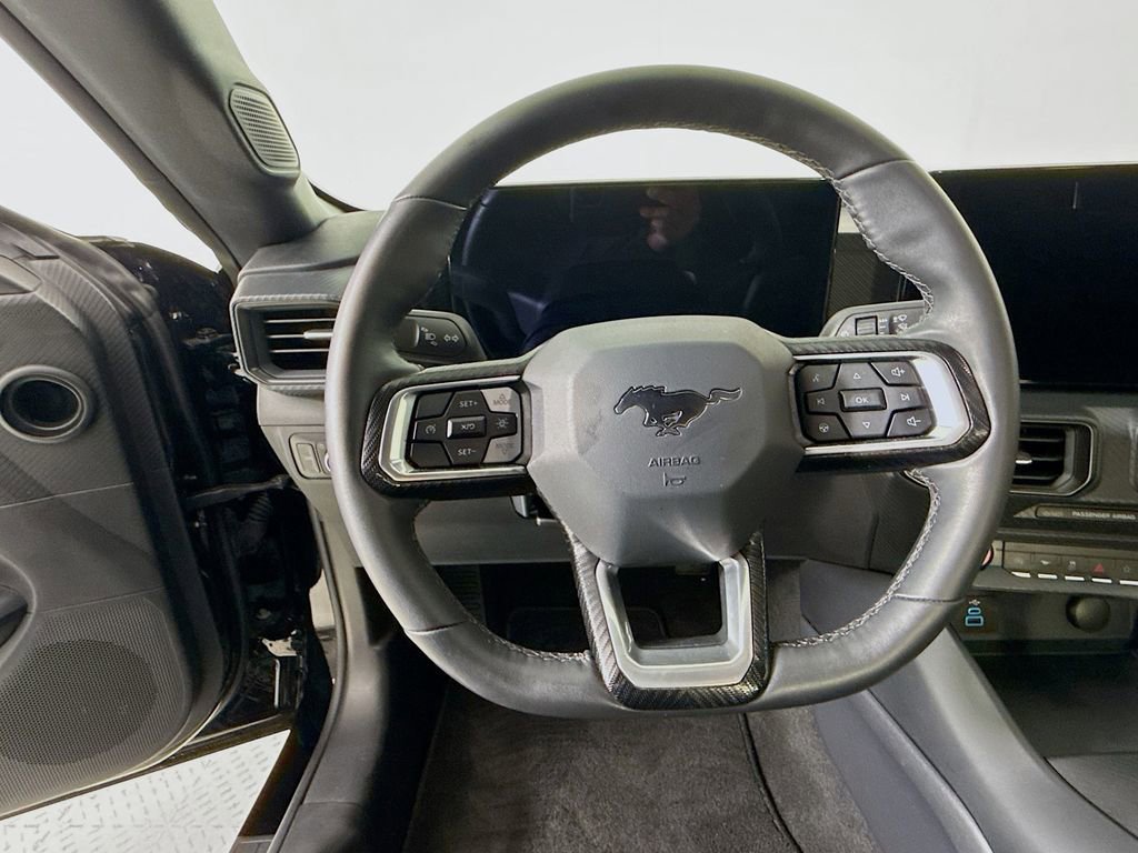 Used 2025 Ford Mustang EcoBoost image 11