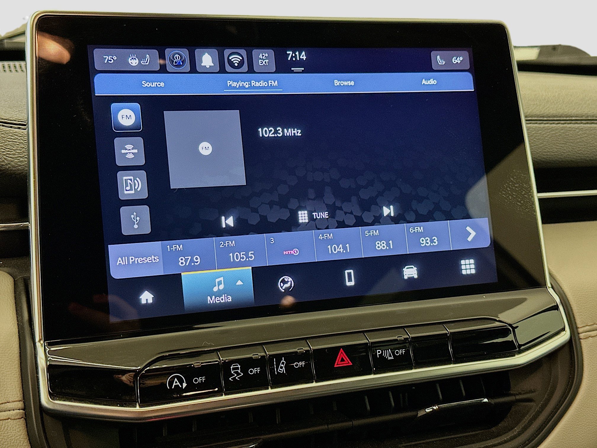 Used 2025 Jeep Compass Limited image 21