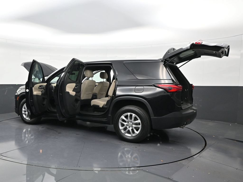 Used 2023 Chevrolet Traverse LS FWD image 32