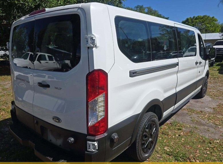 Used 2019 Ford Transit 350 XLT RWD image 3