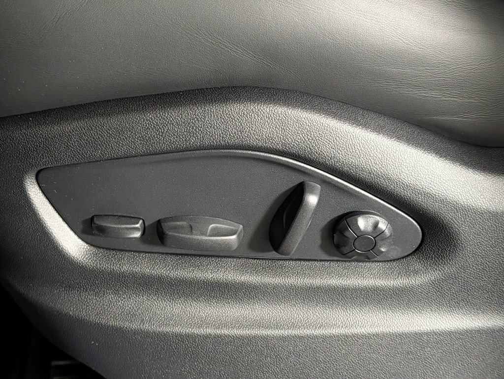 New 2026 Porsche Cayenne GTS image 29