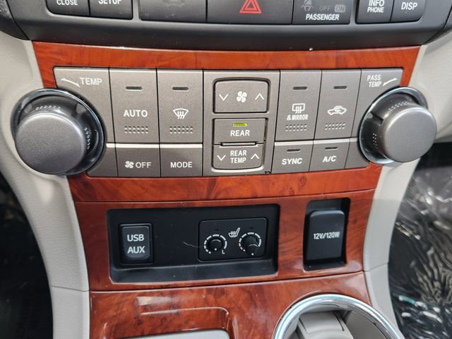 Used 2012 Toyota Highlander Limited w/ Tow Pkg AWD/4WD image 16