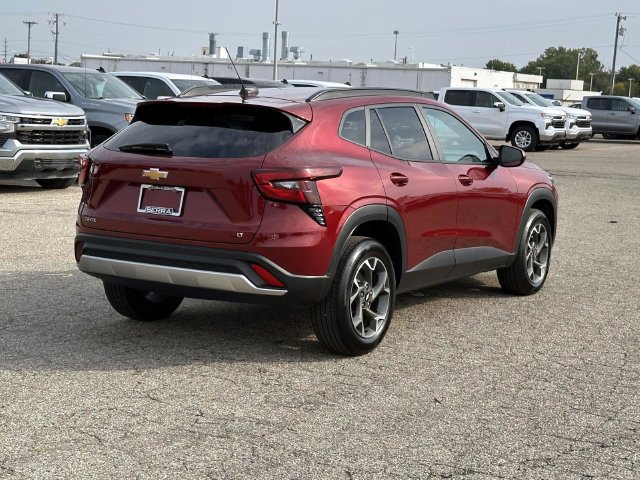 Certified 2024 Chevrolet Trax LT w/ Driver Confidence Package FWD image 8