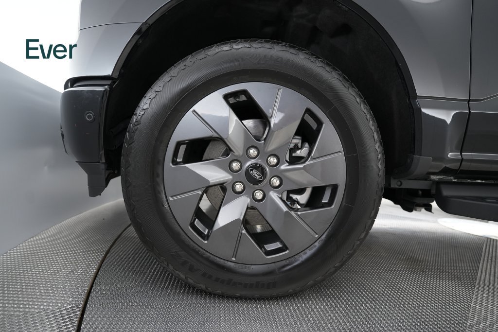 Used 2023 Ford F150 Lightning Lariat AWD/4WD image 14