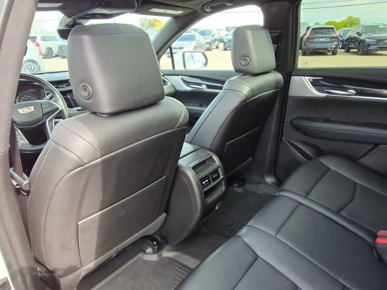 Used 2024 Cadillac XT5 Premium Luxury w/ Technology Package AWD/4WD image 18