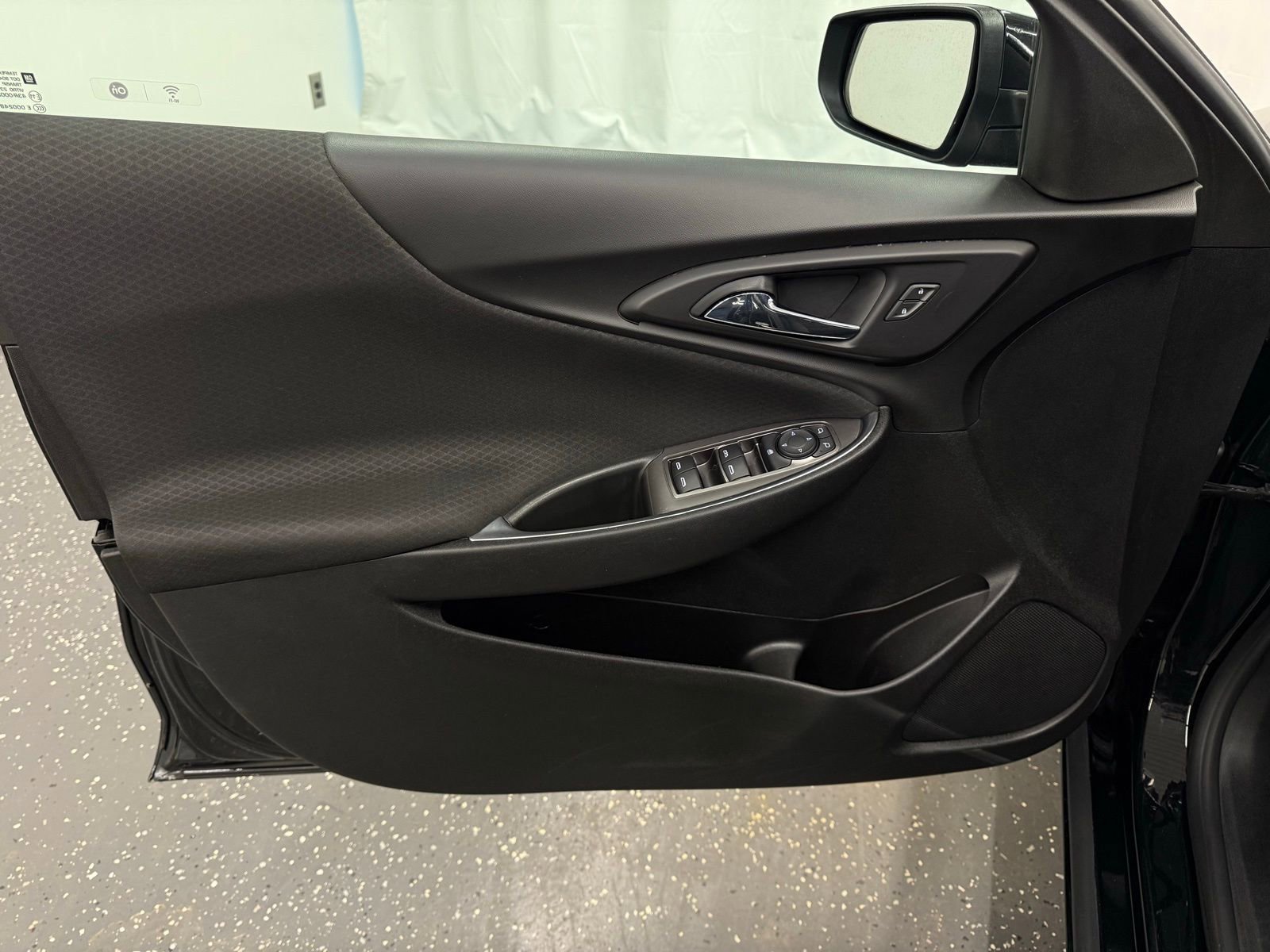 Used 2020 Chevrolet Malibu LT image 9