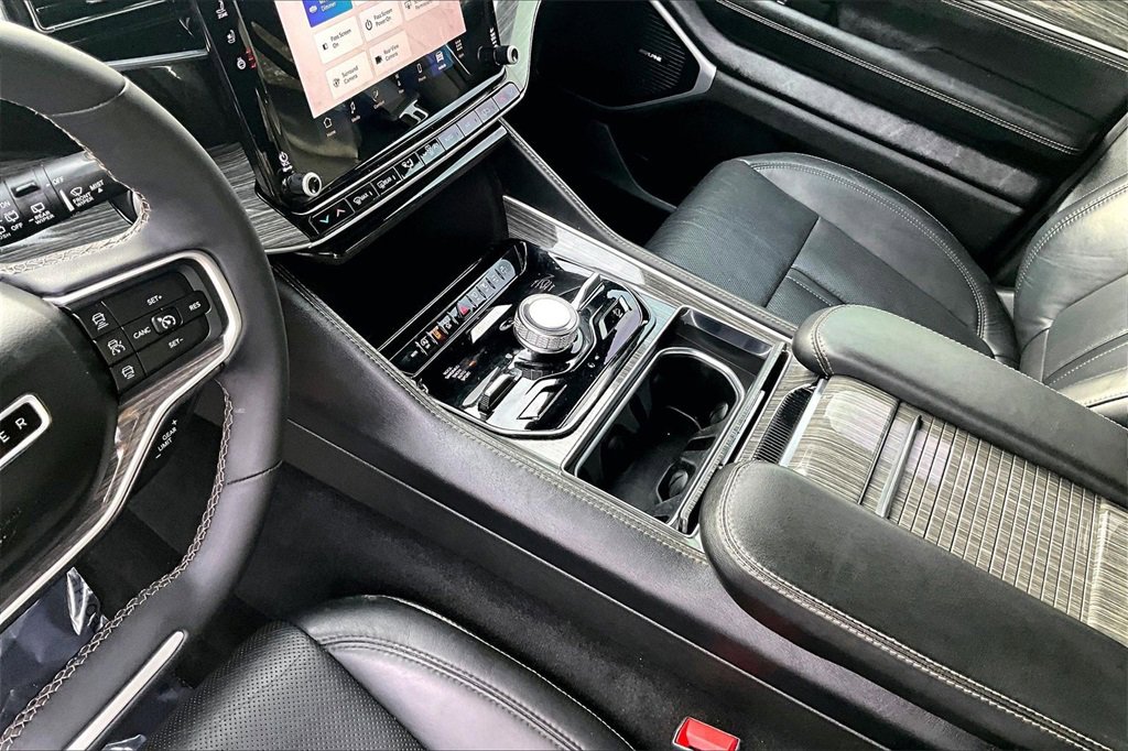 Used 2022 Jeep Wagoneer Series III w/ Convenience Group I image 16