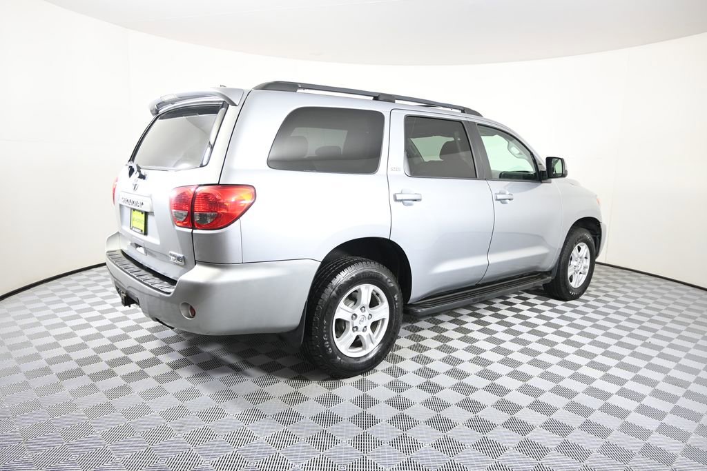 Used 2016 Toyota Sequoia SR5 AWD/4WD image 6
