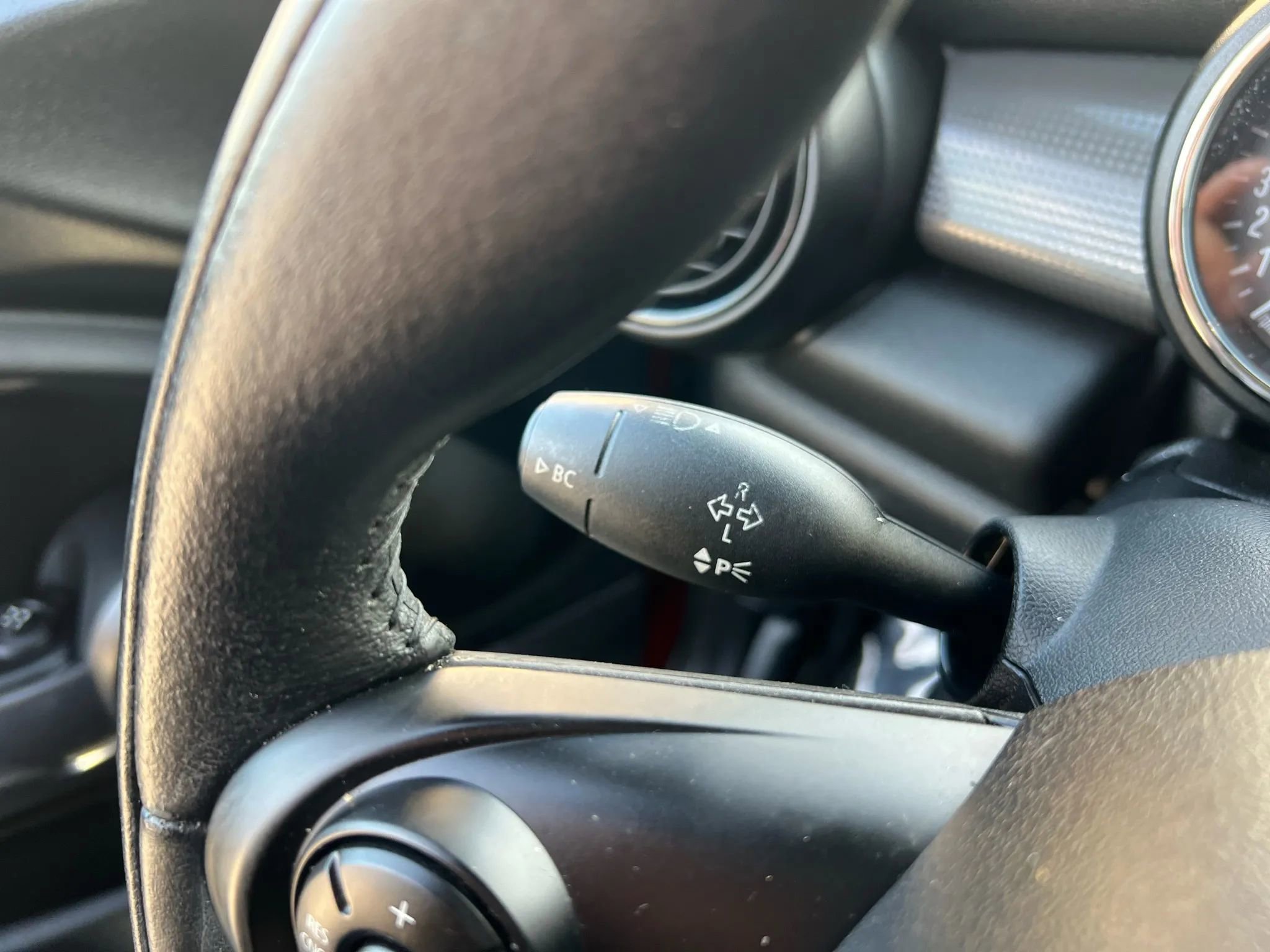 Used 2016 MINI Cooper 2-Door Hardtop image 20