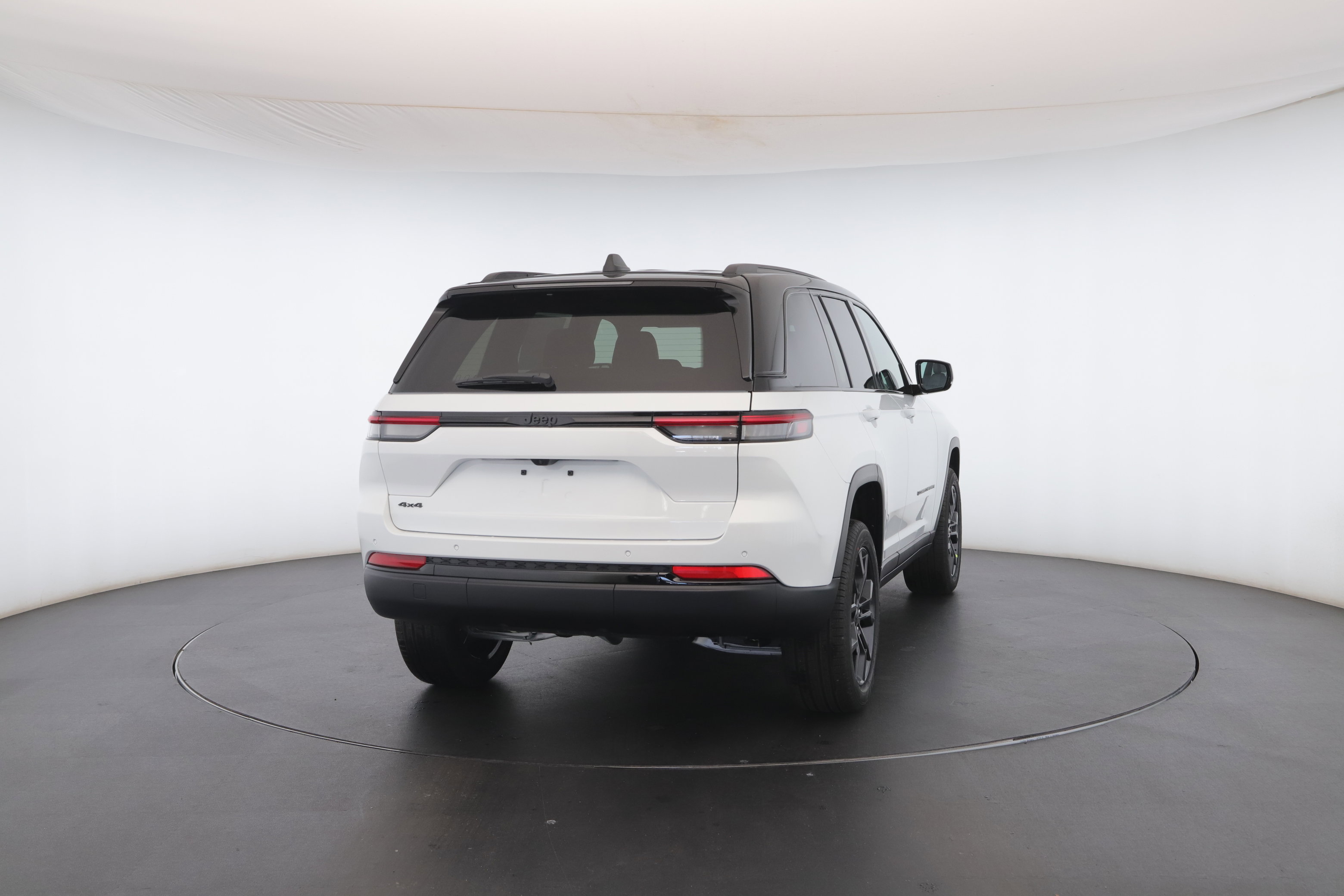 New 2025 Jeep Grand Cherokee Limited image 24