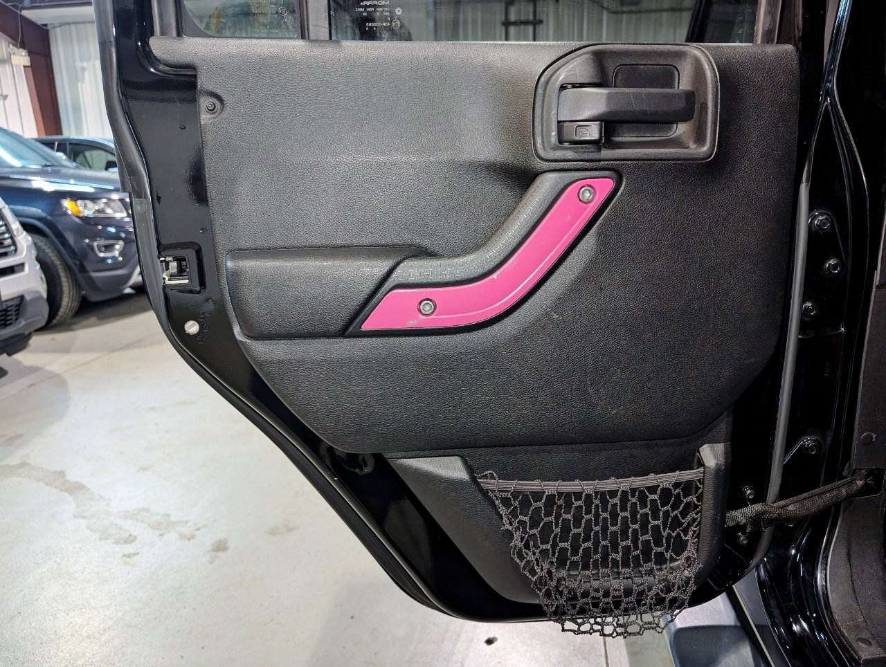 Used 2015 Jeep Wrangler Unlimited Sahara w/ Dual Top Group image 17