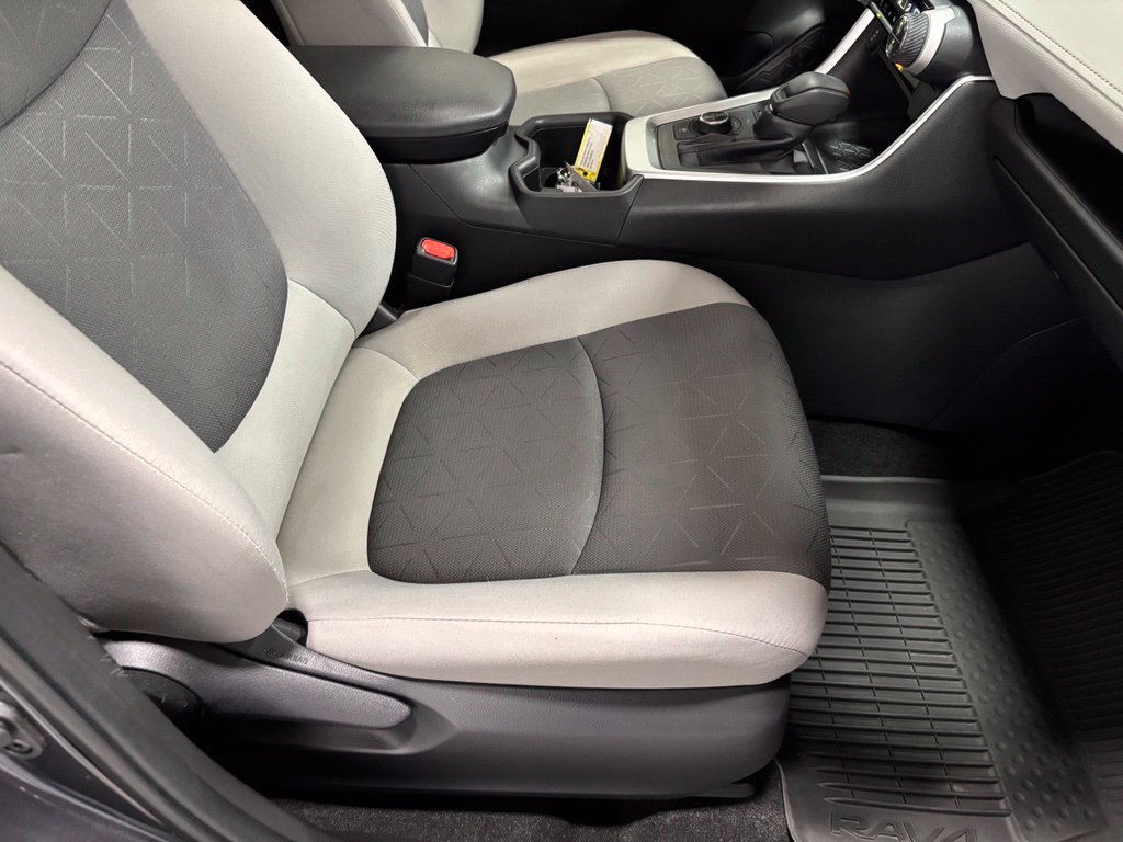 Used 2025 Toyota RAV4 XLE AWD/4WD image 59