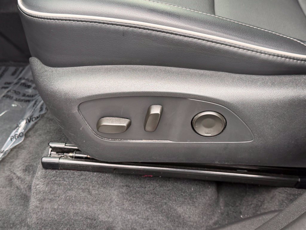 Used 2025 Buick Enclave Preferred AWD/4WD image 20