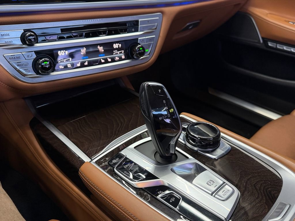 Used 2018 BMW 750i xDrive AWD/4WD image 24