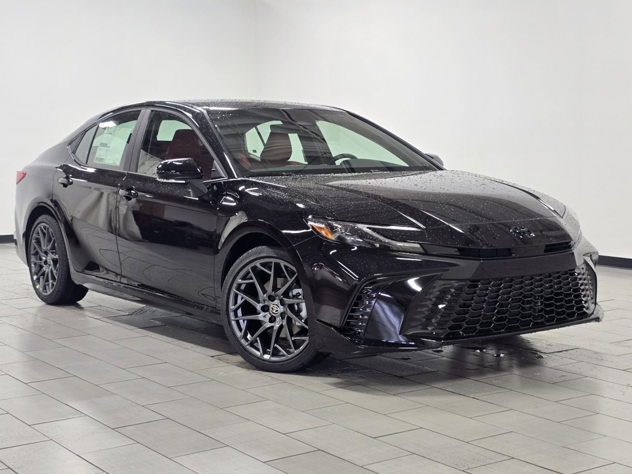 New 2026 Toyota Camry Hybrid FWD image 2
