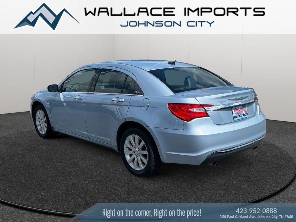 Used 2014 Chrysler 200 Limited FWD image 3