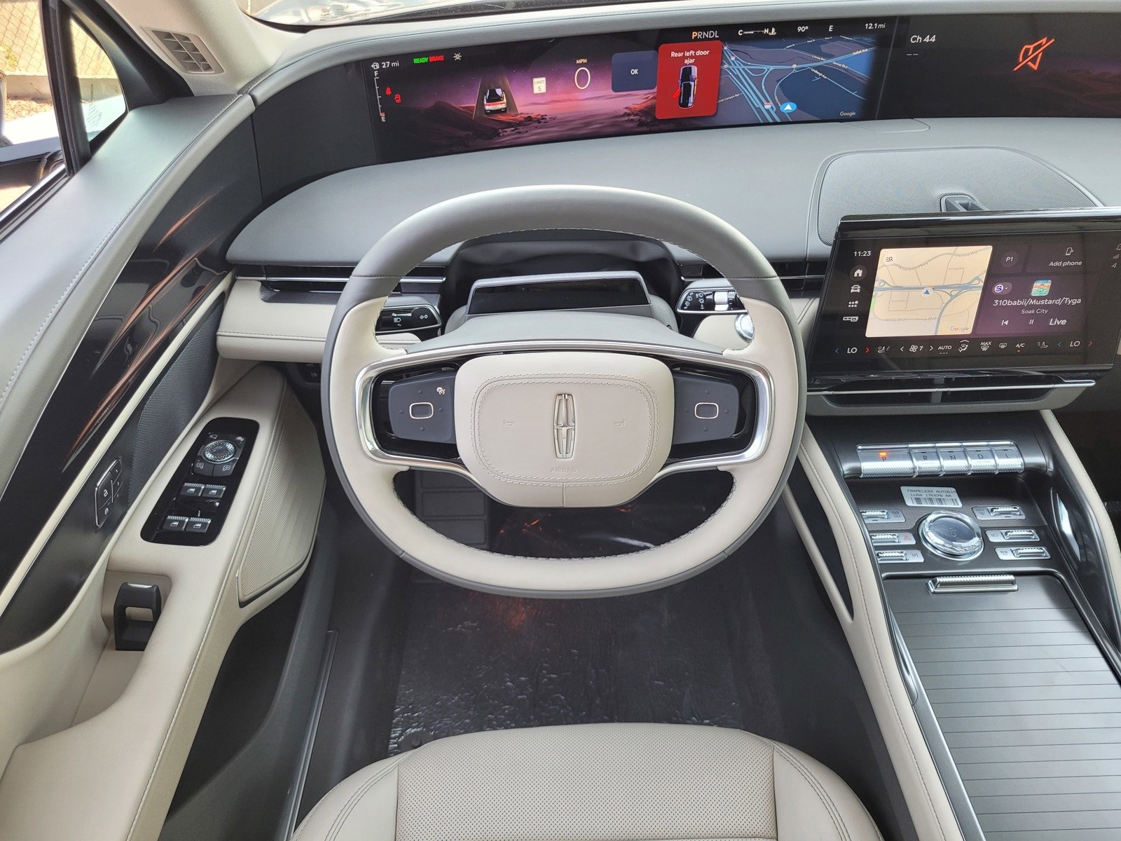 New 2025 Lincoln Nautilus Premier image 8