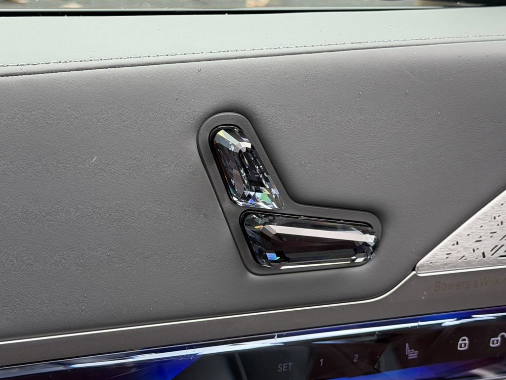 Used 2025 BMW i7 M70 image 19