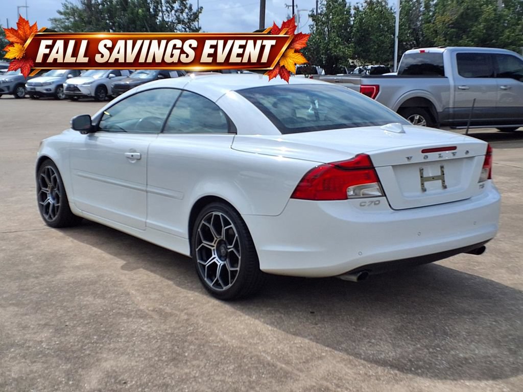 Used 2011 Volvo C70 T5 w/ Multimedia Pkg FWD image 2