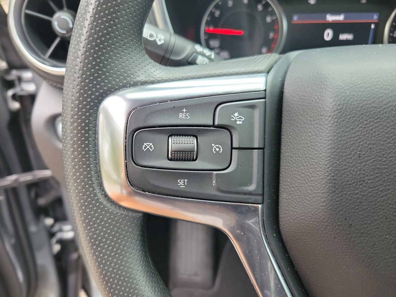 Used 2025 Chevrolet Blazer LT FWD image 17