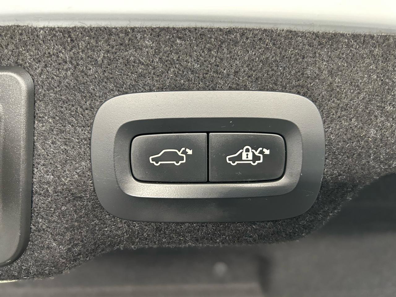 Used 2018 Volvo S90 T5 Momentum w/ Convenience Package AWD/4WD image 38