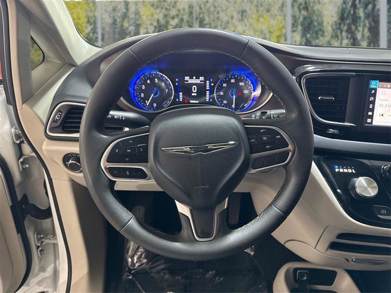 Used 2023 Chrysler Voyager LX FWD image 18