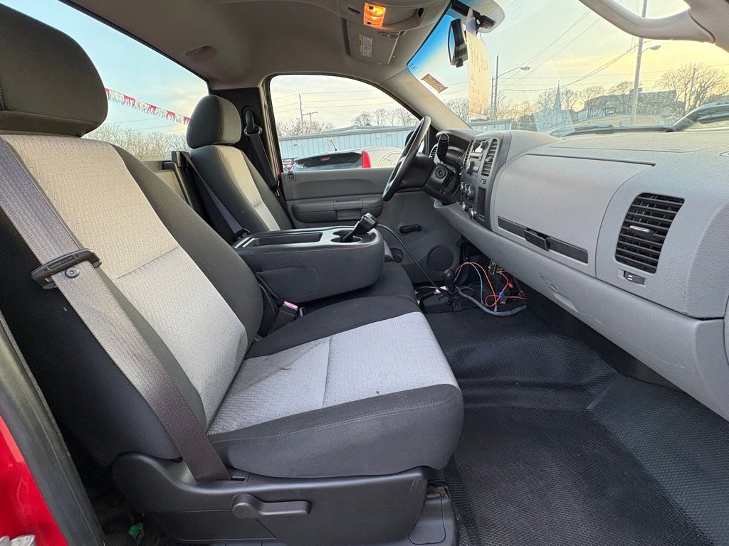 Used 2008 Chevrolet Silverado 2500 W/T w/ Snow Plow Prep Package image 14