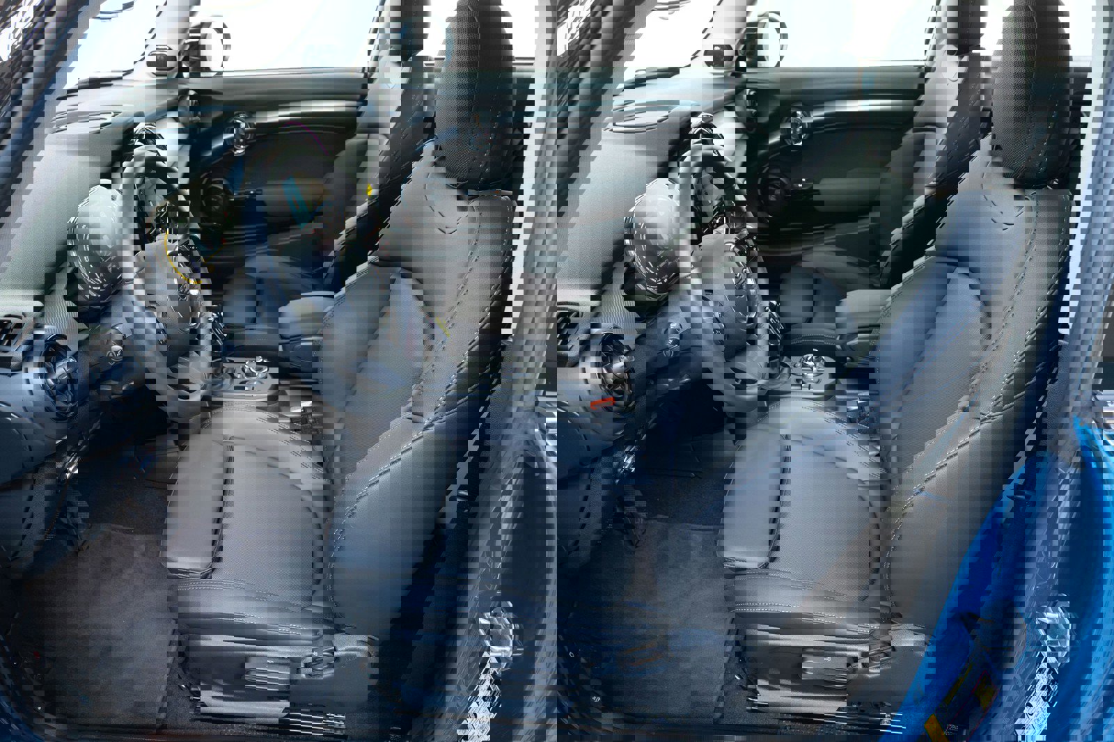 Used 2023 MINI Cooper SE image 3