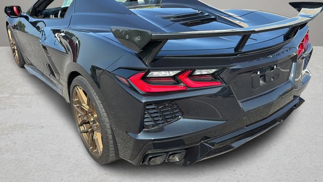 Used 2024 Chevrolet Corvette Stingray Premium Conv w/ Z51 Performance Package RWD image 32