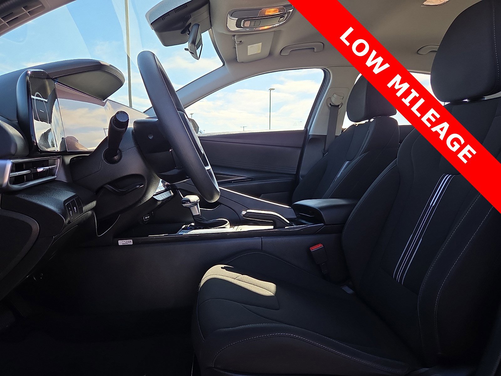 Used 2024 Hyundai Elantra SEL image 15