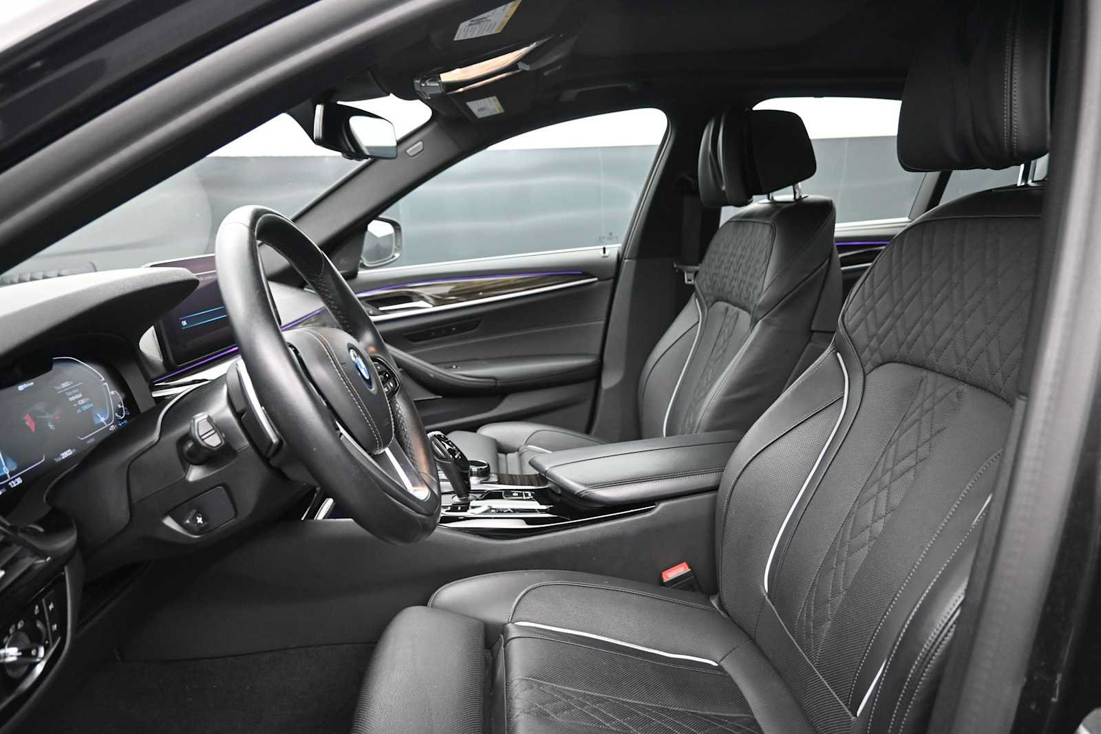 Used 2022 BMW 530e w/ Executive Package RWD image 10