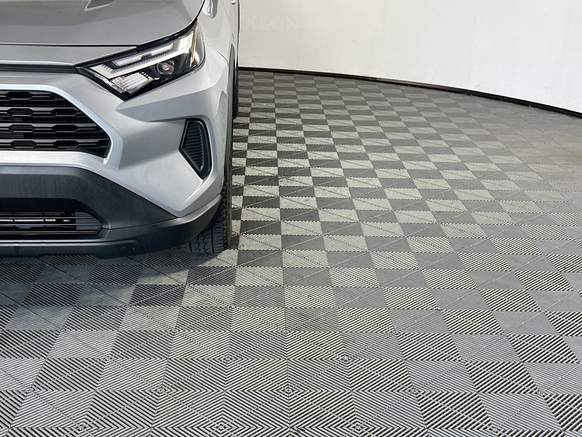 Certified 2024 Toyota RAV4 XLE FWD image 9