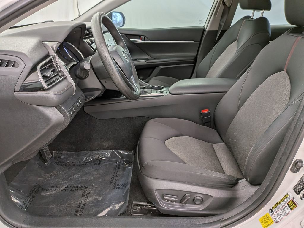 Used 2020 Toyota Camry LE w/ Sunroof Package image 14