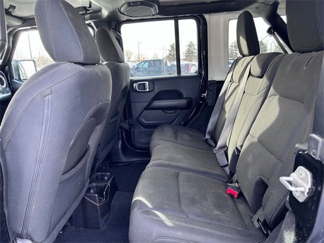 Used 2019 Jeep Wrangler Unlimited Sahara image 24