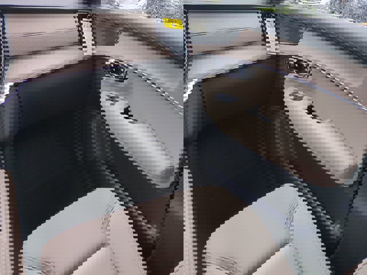 New 2026 Volvo XC90 B6 Plus w/ Protection Package Premier image 15