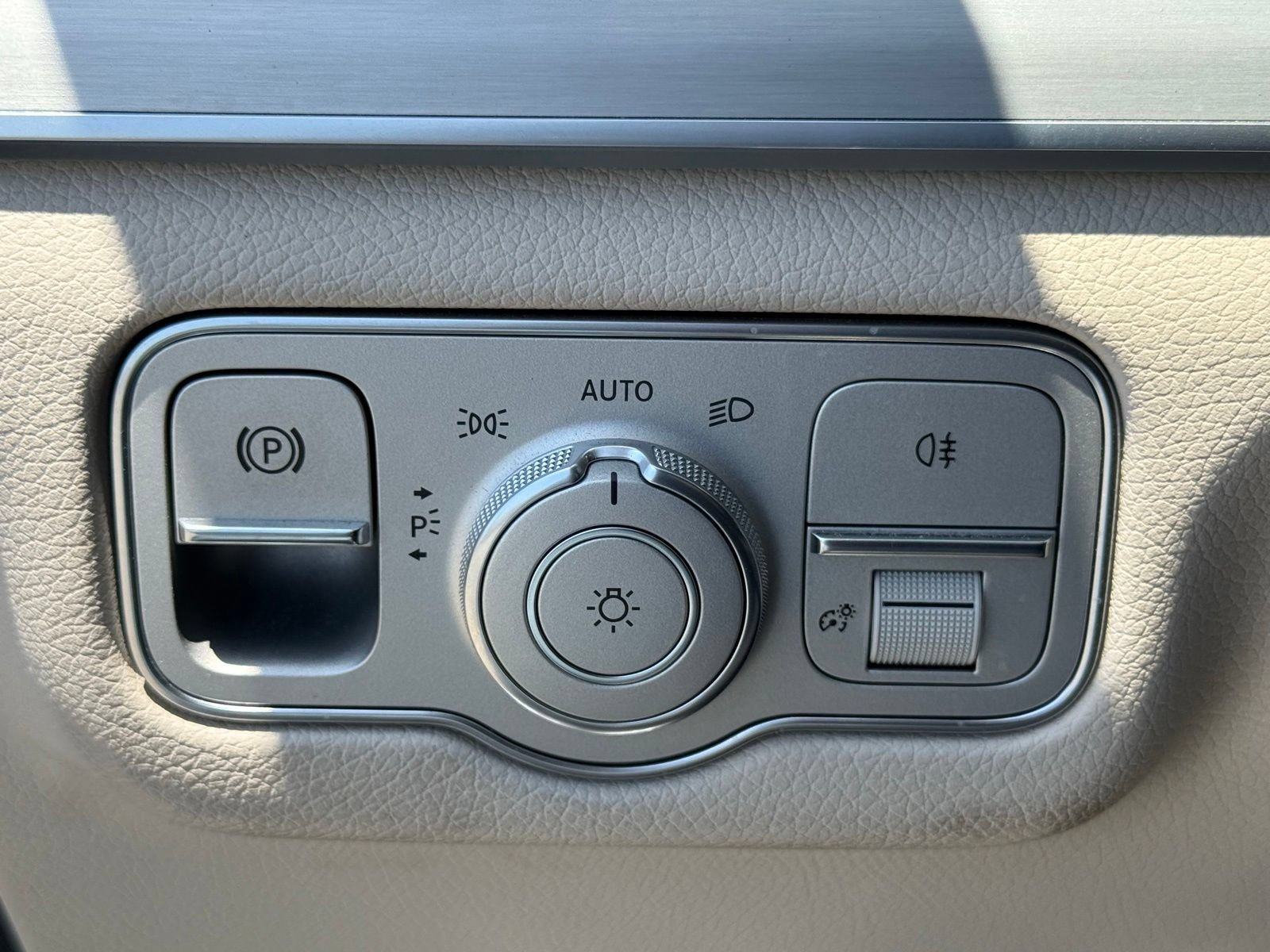 Used 2022 Mercedes-Benz GLS 450 4MATIC w/ Warmth & Comfort Package image 29