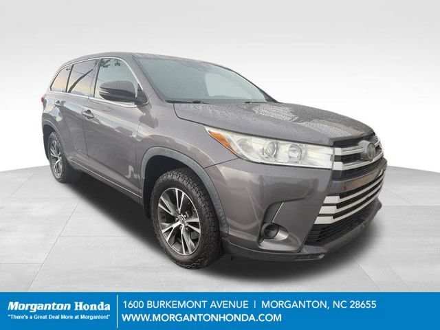 Used 2017 Toyota Highlander LE AWD/4WD 360° Tour