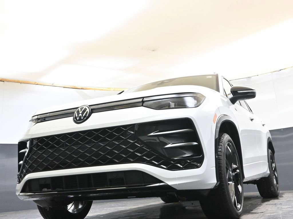 New 2026 Volkswagen Tiguan SE R-Line image 38