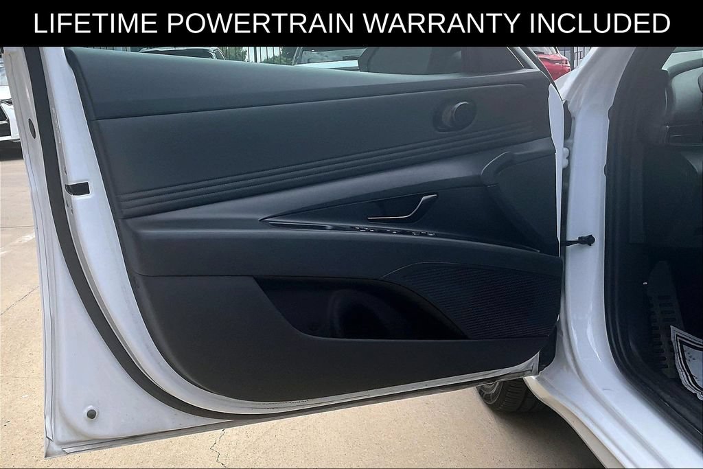 Used 2025 Hyundai Elantra SEL FWD image 15