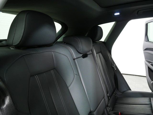 Used 2025 Audi Q5 Premium Plus w/ Premium Plus AWD/4WD image 23