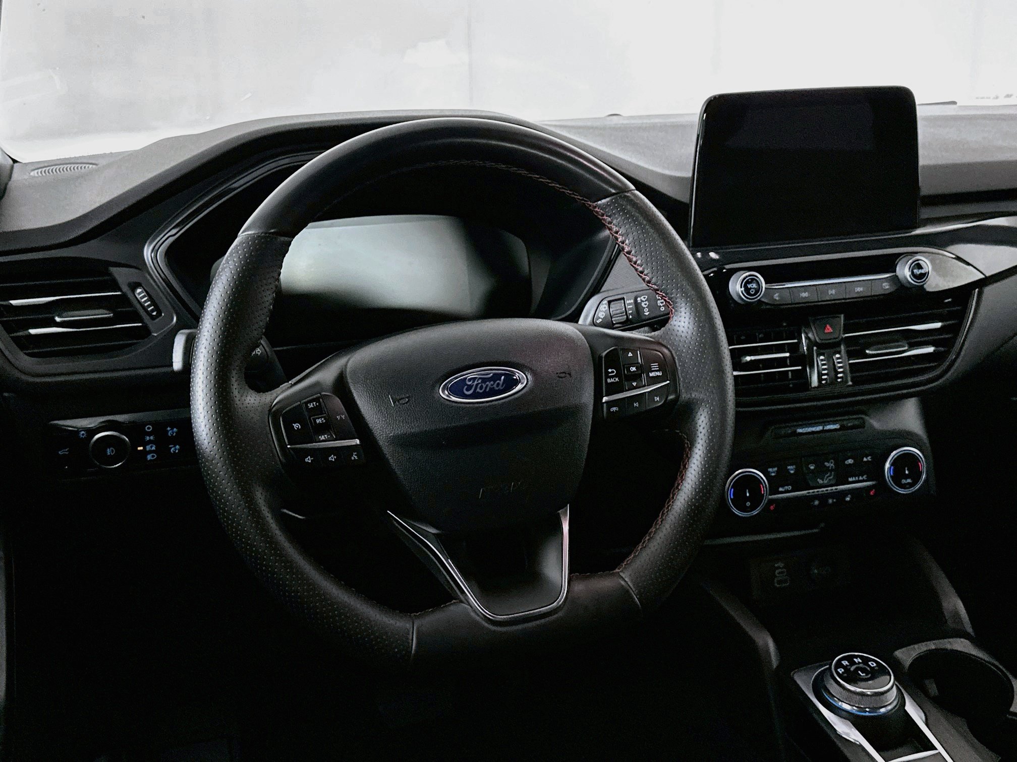 Used 2025 Ford Escape ST-Line Select AWD/4WD image 18