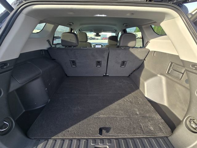 Used 2023 GMC Terrain SLE w/ Driver Convenience Package FWD image 14
