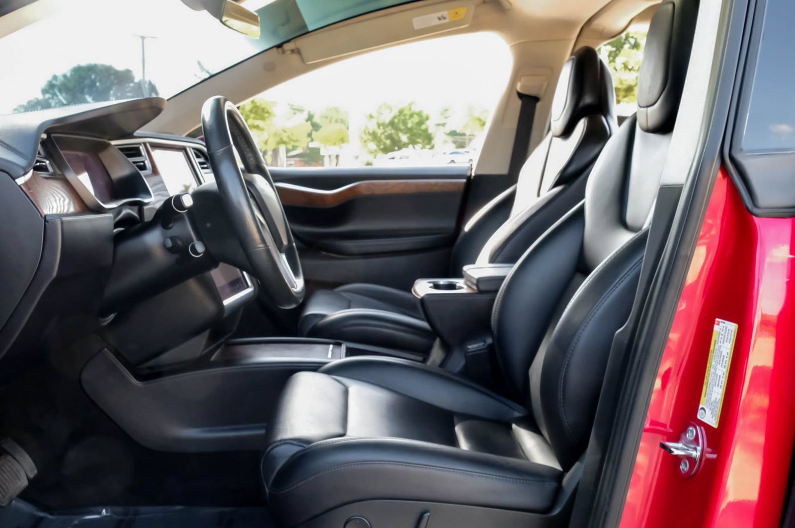 Used 2017 Tesla Model X 75D AWD/4WD image 4
