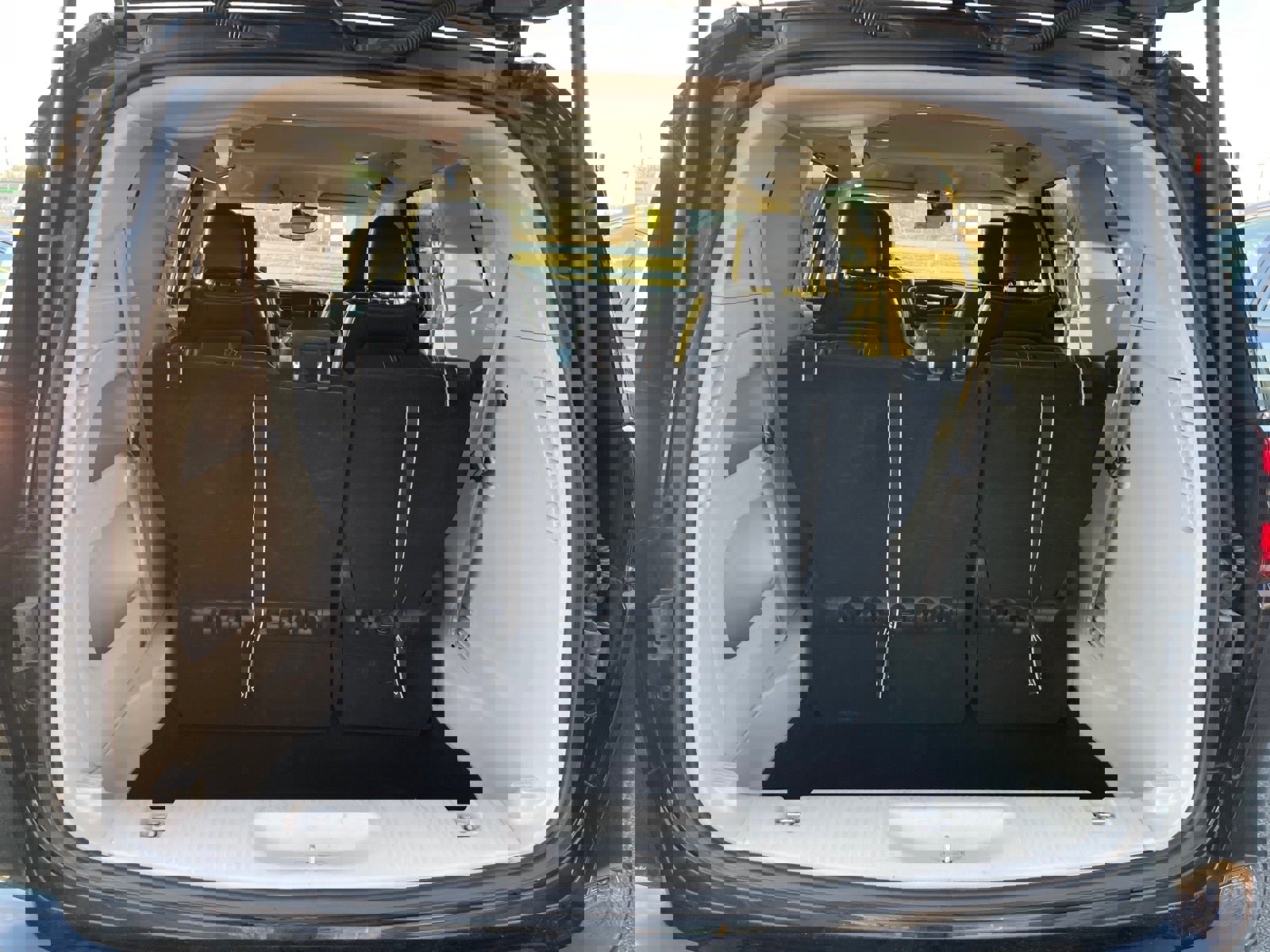 Used 2023 Chrysler Pacifica Touring-L image 18