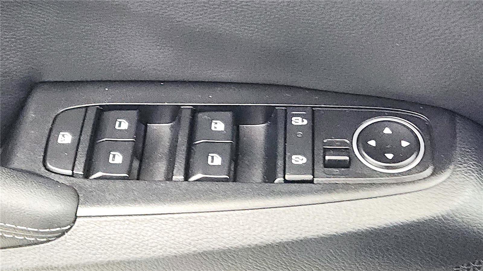 Used 2024 Kia Seltos X-Line image 15